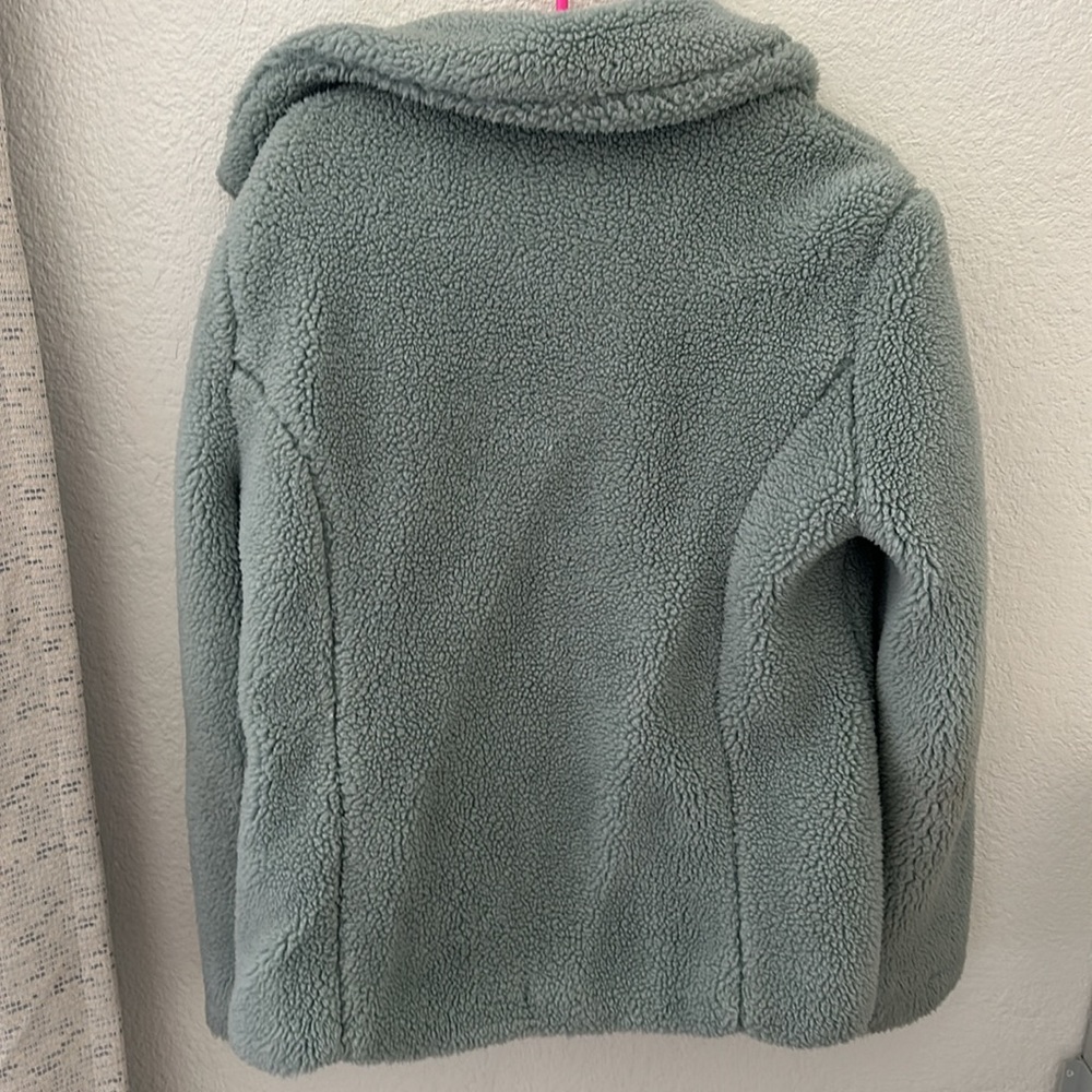 Fuzzy jacket - Picture 3 of 3